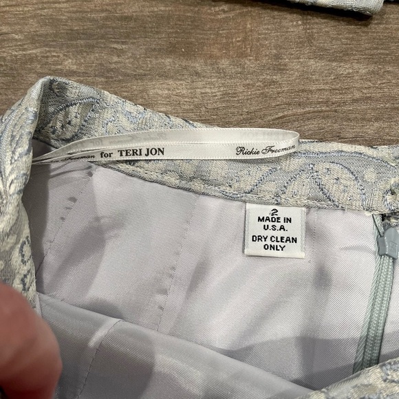 Rickie Freeman Teri Jon Suit Set- jacket & skirt brocade print silver gray sz 2 - Picture 4 of 15